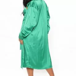 Fashion Nova On Tour Satin Dress Set - Kelly Green -Fashion Nova Dresses Shop 01 26 22Studio4 RT JH 14 56 21 65 TD7809C Kellygreen 2164 EH