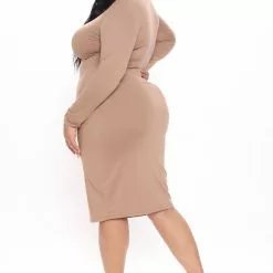 Fashion Nova Feelin It Midi Dress - Taupe -Fashion Nova Dresses Shop 02 04 21Studio4 DD SA 14 30 49 51 DZ7243 Taupe PLUS 53080 JK