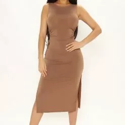 Fashion Nova Kora Keyhole Midi Dress - Chestnut