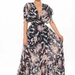Fashion Nova Farrah Floral Maxi Dress - Navy/combo -Fashion Nova Dresses Shop 02 16 21Studio2 SN SD 14 35 45 50 DM1885 Navycombo 9790 WG