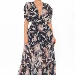Fashion Nova Farrah Floral Maxi Dress - Navy/combo -Fashion Nova Dresses Shop 02 16 21Studio2 SN SD 14 35 46 50 DM1885 Navycombo 9791 WG