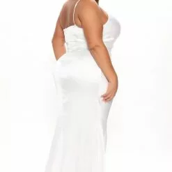 Fashion Nova Luxe Nights Satin Maxi Dress - White 18 Fashion Nova Luxe Nights Satin Maxi Dress - White -Fashion Nova Dresses Shop 02 23 22Studio5 ME LT 14 32 38 60 1732 White 1444 PLUS PB