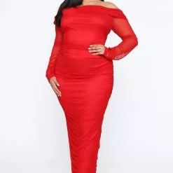 Fashion Nova Top Trend Ruched Maxi Dress - Red -Fashion Nova Dresses Shop 02 25 20 studio 4 DM ES 13 25 49 27 D3100 Red P PLUS 7880 WG