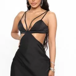 Fashion Nova Alysha Satin Maxi Dress - Black -Fashion Nova Dresses Shop 05 20 22Studio3 SN CM 14 16 18 25 FS22E817 Black P 0240 EH