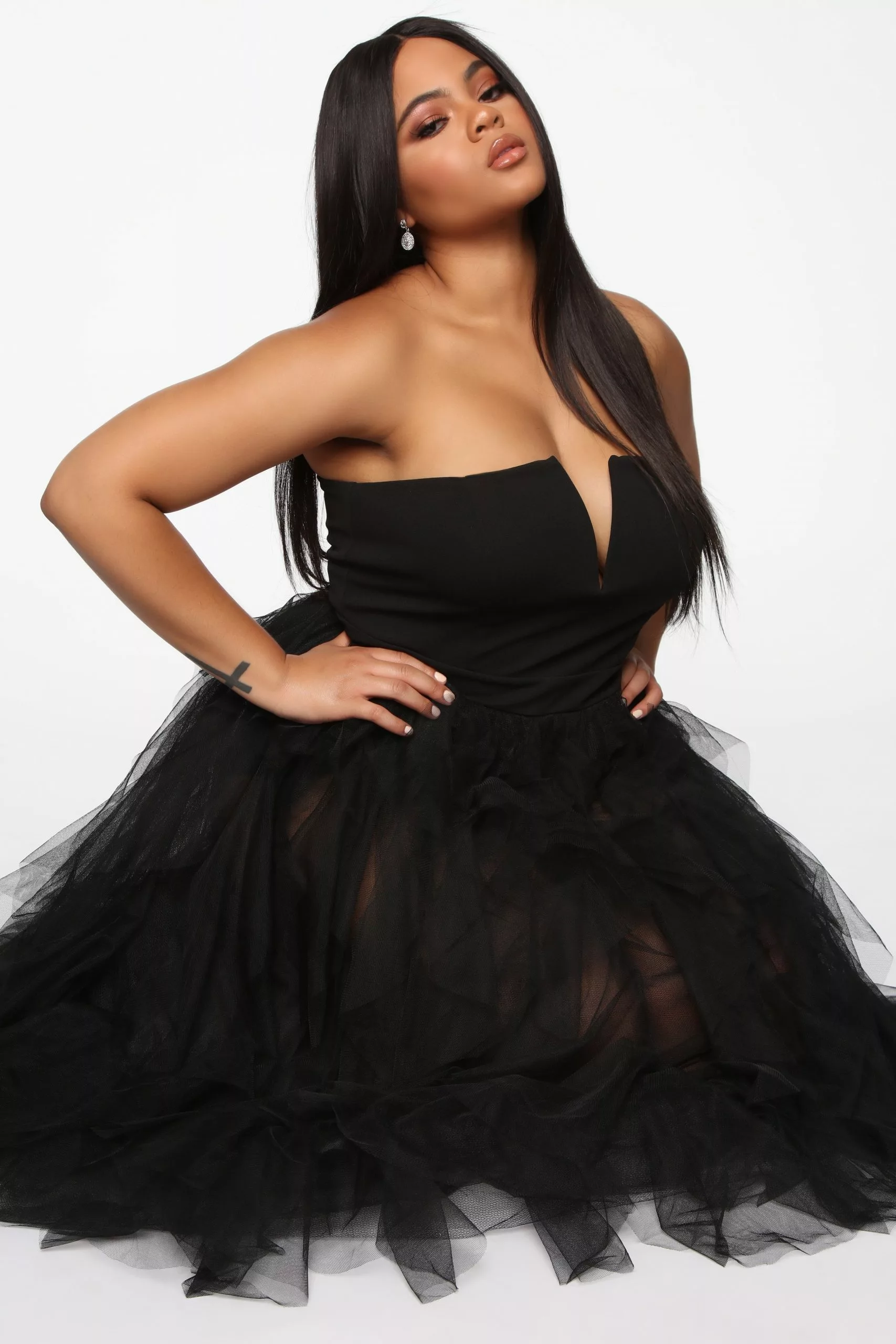 Fashion Nova Caught My Eye Tube Maxi Dress - Black 7 Fashion Nova Caught My Eye Tube Maxi Dress - Black - Image 5