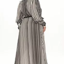 Fashion Nova Nora Striped Maxi Dress - Black/White 16 Fashion Nova Nora Striped Maxi Dress - Black/White -Fashion Nova Dresses Shop 06 21 21Studio3 ME KP 14 52 22 77 DR1427 BlackWhite 0233 PLUS KL