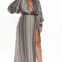 Fashion Nova Nora Striped Maxi Dress - Black/White 14 Fashion Nova Nora Striped Maxi Dress - Black/White -Fashion Nova Dresses Shop 06 21 21Studio3 ME KP 14 52 50 77 DR1427 BlackWhite 0237 PLUS KL