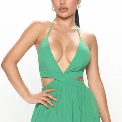 Fashion Nova Misty Maxi Dress - Green 10 Fashion Nova Misty Maxi Dress - Green -Fashion Nova Dresses Shop 07 11 22Studio2 RT KJ 11 32 10 42 FS22E834 Green 0236 PB