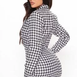 Fashion Nova Rianne Blazer Dress - White/Black -Fashion Nova Dresses Shop 07 18 22Studio2 CE RL 11 28 35 21 BD1750 WhiteBlack 0343 EH