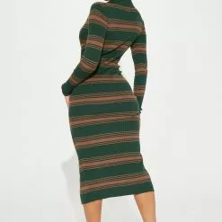 Fashion Nova Chill Day Sweater Midi Dress Set - Green/combo -Fashion Nova Dresses Shop 08 18 22Studio1 SN AS 13 41 14 10 91111NK Greencombo 4870 EH