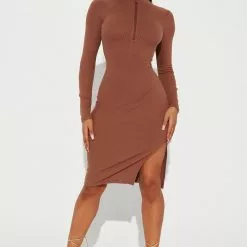 Fashion Nova Heather Ribbed Midi Dress - Chocolate 6 Fashion Nova Heather Ribbed Midi Dress - Chocolate -Fashion Nova Dresses Shop 08 25 22Studio2 KS IM 10 17 23 1 RD47718L Chocolate 0652 PB