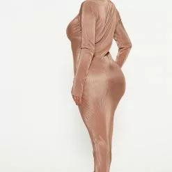 Fashion Nova Tessa Pleated Maxi Dress - Taupe 7 Fashion Nova Tessa Pleated Maxi Dress - Taupe -Fashion Nova Dresses Shop 09 07 22Studio4 DD KP 14 22 27 63 YK5360 Taupe 12225 KS