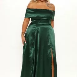 Fashion Nova Naomi Off Shoulder Maxi Dress - Emerald 14 Fashion Nova Naomi Off Shoulder Maxi Dress - Emerald -Fashion Nova Dresses Shop 09 09 21Studio2 PA MJ 11 36 07 25 MF26022 Emerald 15260 PLUS WG