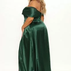 Fashion Nova Naomi Off Shoulder Maxi Dress - Emerald 16 Fashion Nova Naomi Off Shoulder Maxi Dress - Emerald -Fashion Nova Dresses Shop 09 09 21Studio2 PA MJ 11 37 04 25 MF26022 Emerald 15265 PLUS WG