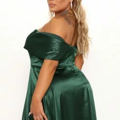 Fashion Nova Naomi Off Shoulder Maxi Dress - Emerald 17 Fashion Nova Naomi Off Shoulder Maxi Dress - Emerald -Fashion Nova Dresses Shop 09 09 21Studio2 PA MJ 11 37 08 25 MF26022 Emerald 15267 PLUS WG