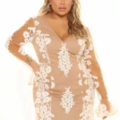 Fashion Nova Lydia Lace Maxi Dress - White -Fashion Nova Dresses Shop 09 10 21Studio1 SN RL 15 33 56 66 MF2732 White 3432 PLUS MH