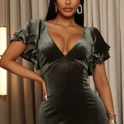 Fashion Nova Cleo Velvet Maxi Dress - Olive -Fashion Nova Dresses Shop 09 13 22Studio2 RM 15 45 10 20 2091P1 Olive 6265 JB