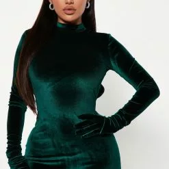 Fashion Nova Camera Ready Velvet Maxi Dress - Hunter -Fashion Nova Dresses Shop 09 14 22Studio4 ME KP 14 30 05 47 IMD61314 Hunter 15174 ES