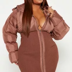 Fashion Nova Kim Puffer Midi Dress - Mocha -Fashion Nova Dresses Shop 09 15 22Studio4 DM IM 09 42 01 7 LD7348BFN Mocha 15381 PLUS SG