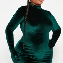 Fashion Nova Camera Ready Velvet Maxi Dress - Hunter -Fashion Nova Dresses Shop 09 16 22Studio5 RT DJ 13 57 16 36 IMD61314 Hunter 0090 PLUS ES