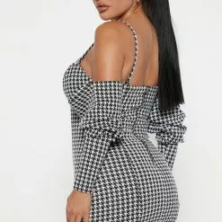 Fashion Nova Italian Cafe Mini Dress - Black/White 9 Fashion Nova Italian Cafe Mini Dress - Black/White -Fashion Nova Dresses Shop 09 28 22Studio4 RT KH 09 18 52 3 CD957X BlackWhite 2030 EH