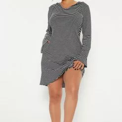 Fashion Nova Hadley Hooded Mini Dress - Black/White -Fashion Nova Dresses Shop 10 06 22Studio4 KJ KP 13 22 46 49 CJD1127LAS BlackWhite 0356 JB