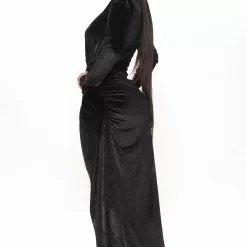 Fashion Nova Champagne Problems Velvet Maxi Dress - Black 10 Fashion Nova Champagne Problems Velvet Maxi Dress - Black -Fashion Nova Dresses Shop 11 27 20Studio1 DM MJ 14 39 46 35 DR1626 Black 3740 NT